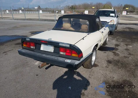 1987 Alfa Romeo Spider Graduate z USA, uszkodzony, nr VIN ZARBA5647H1045364